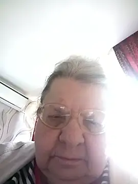 Snapshot of MartaMia68 chatting on 04/25/26, 01:52 MartaMia68 online show from 04/25/26, 01:52