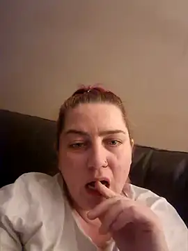 Snapshot of suzy86 chatting on 04/23/26, 08:22 suzy86 online show from 04/23/26, 08:22