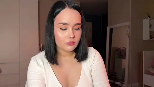 lola raze online show from 07/12/26, 12:01