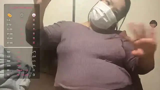 Snapshot of runa-chan- chatting on 04/14/26, 10:21 runa-chan- online show from 04/14/26, 10:21