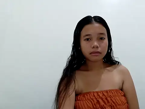 Snapshot of Pinaysweetgirl chatting on 04/18/26, 05:11 Pinaysweetgirl online show from 04/18/26, 05:11