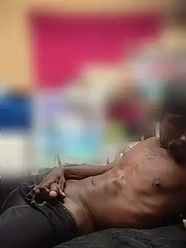 Snapshot of juniorbrown11 chatting on 04/20/26, 12:24 juniorbrown11 online show from 04/20/26, 12:24