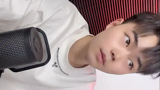 Snapshot of GUCCI-BOY1314 chatting on 04/26/26, 12:47 GUCCI-BOY1314 online show from 04/26/26, 12:47