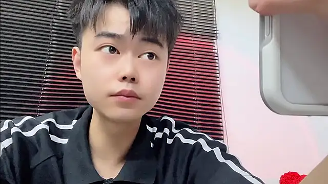 Snapshot of GUCCI-BOY1314 chatting on 04/27/26, 05:49 GUCCI-BOY1314 online show from 04/27/26, 05:49