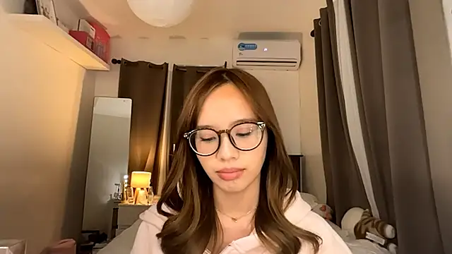 Snapshot of VondaHolmquest chatting on 04/11/26, 12:53 VondaHolmquest online show from 04/11/26, 12:53