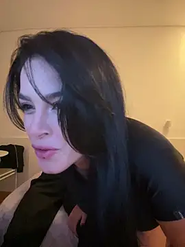 Snapshot of LOUISEE__ chatting on 05/09/26, 12:16 LOUISEE online show from 05/09/26, 12:16