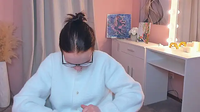 ErmaCurlis online show from 04/10/26, 11:15