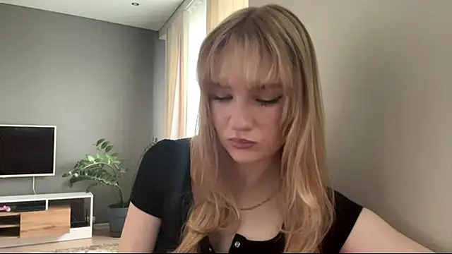 Snapshot of PlasaRima chatting on 06/18/26, 11:42 PlasaRima online show from 06/18/26, 11:42