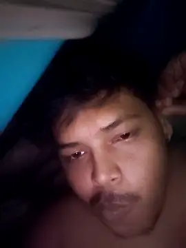 Snapshot of kdboy04 chatting on 04/13/26, 10:32 kdboy04 online show from 04/13/26, 10:32