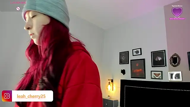 Snapshot of Leah_cherry chatting on 05/08/26, 10:48 Leah cherry online show from 05/08/26, 10:48