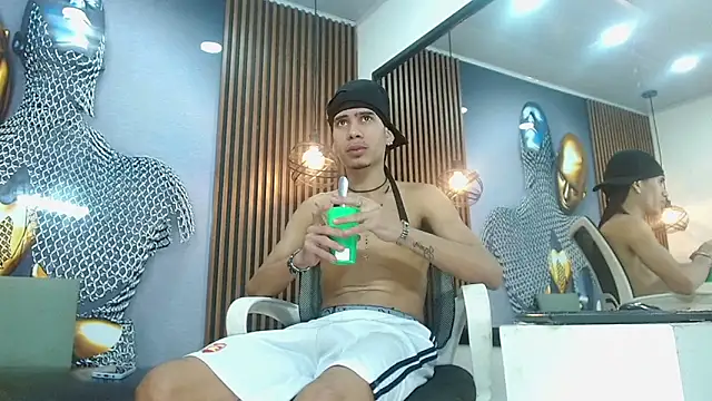 Snapshot of Skinny_cute_Alyer chatting on 05/05/26, 02:08 Skinny cute Alyer online show from 05/05/26, 02:08