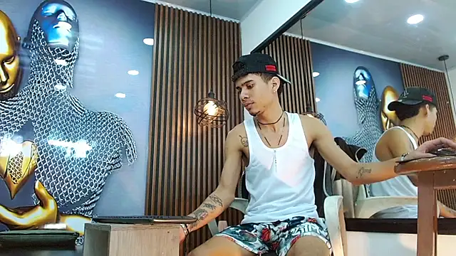 Snapshot of Skinny_cute_Alyer chatting on 05/08/26, 02:06 Skinny cute Alyer online show from 05/08/26, 02:06