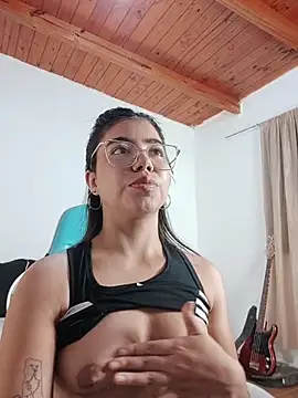 Iam eli09 online show from 04/14/26, 10:38