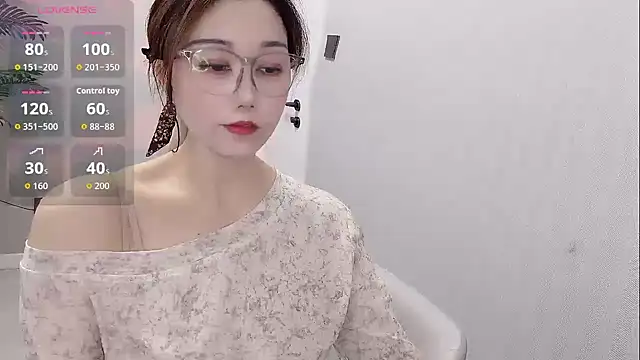 Snapshot of Yunxi- chatting on 07/05/26, 04:19 Yunxi- online show from 07/05/26, 04:19