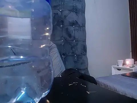 scarletjonescl202 online show from 04/15/26, 07:58