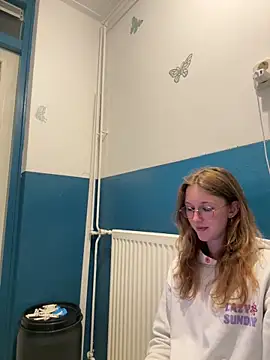 SweetNatalie699 online show from 04/09/26, 07:19