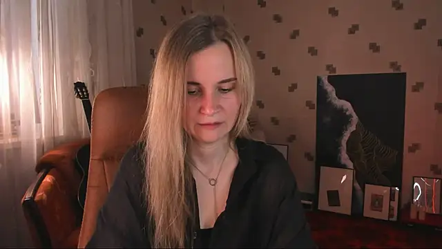 Snapshot of MiaSparkes chatting on 06/23/26, 11:30 MiaSparkes online show from 06/23/26, 11:30