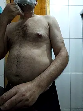 Snapshot of Fofinho44 chatting on 04/21/26, 10:23 Fofinho44 online show from 04/21/26, 10:23