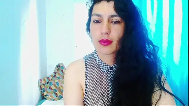 Snapshot of diosa_gil chatting on 04/14/26, 02:01 diosa gil online show from 04/14/26, 02:01