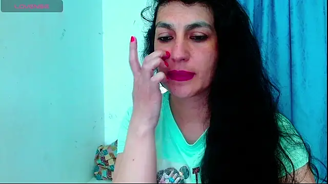 Snapshot of diosa_gil chatting on 05/08/26, 02:06 diosa gil online show from 05/08/26, 02:06