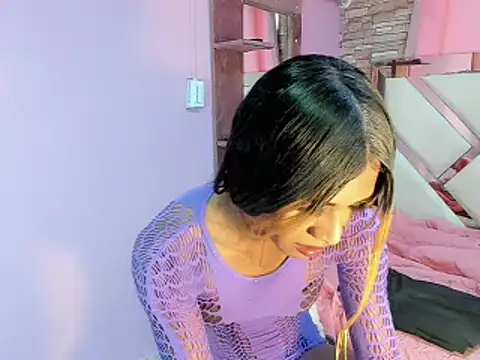 Naomisaenz01 online show from 05/27/26, 02:14