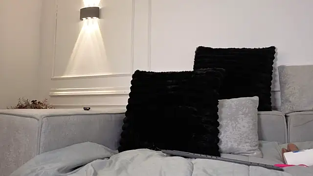 giigii hadidd online show from 06/05/26, 07:30