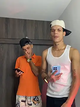 Snapshot of sintabusexo01 chatting on 04/10/26, 04:06 sintabusexo01 online show from 04/10/26, 04:06