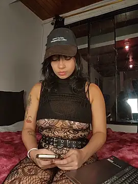 Snapshot of NefertitiXO chatting on 06/02/26, 01:40 NefertitiXO online show from 06/02/26, 01:40