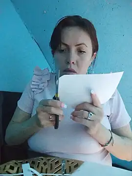 Snapshot of carolinhe26 chatting on 07/14/26, 07:30 carolinhe26 online show from 07/14/26, 07:30