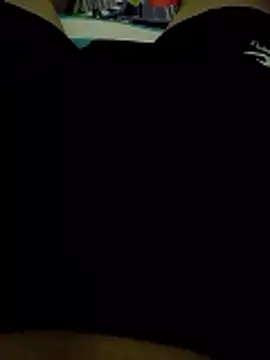 Snapshot of thichgaidambu chatting on 04/21/26, 07:25 thichgaidambu online show from 04/21/26, 07:25