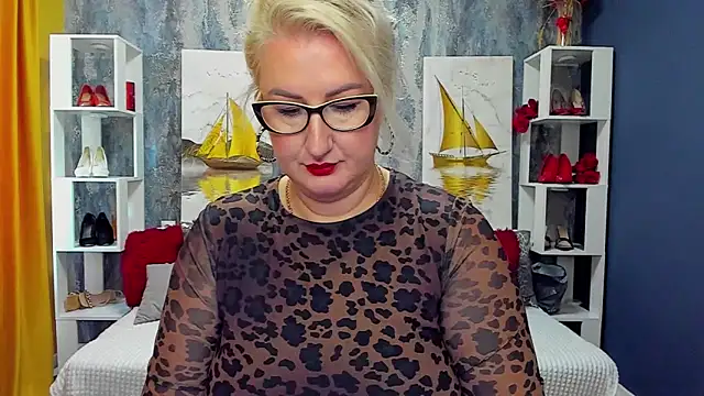 Snapshot of DianaFrances chatting on 04/25/26, 09:45 DianaFrances online show from 04/25/26, 09:45