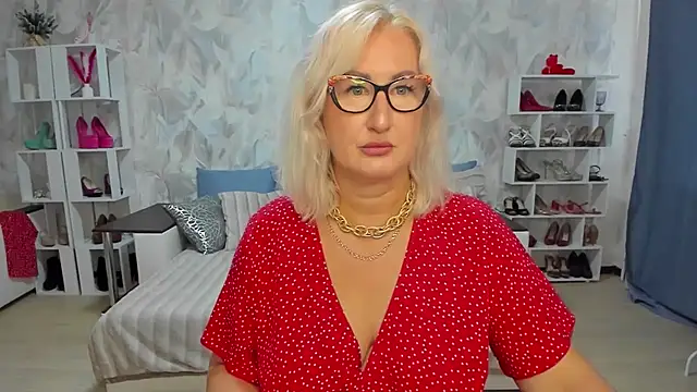 DianaFrances online show from 07/11/26, 09:45
