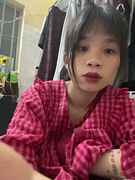 Snapshot of Neo-baby chatting on 04/23/26, 02:30 Neo-baby online show from 04/23/26, 02:30