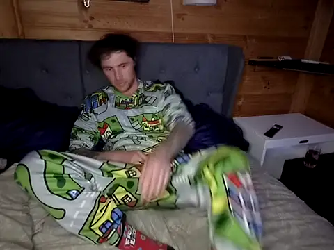 Snapshot of PullTheJackpot chatting on 04/21/26, 09:06 PullTheJackpot online show from 04/21/26, 09:06