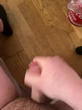 Snapshot of paullove69 chatting on 04/10/26, 10:42 paullove69 online show from 04/10/26, 10:42