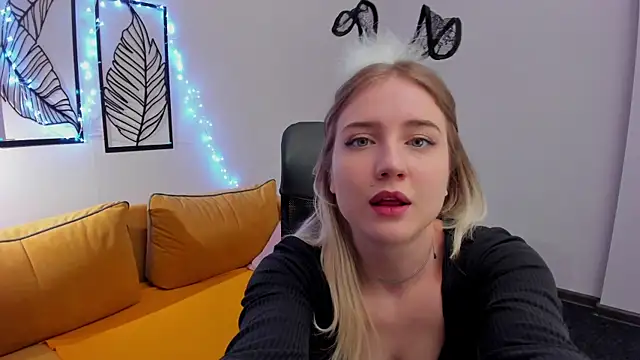 Snapshot of Liacandy_ chatting on 04/18/26, 01:42 Liacandy online show from 04/18/26, 01:42