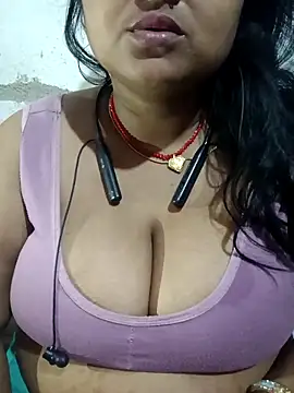 Snapshot of Your-Jhanvi chatting on 05/03/26, 08:15 Your-Jhanvi online show from 05/03/26, 08:15