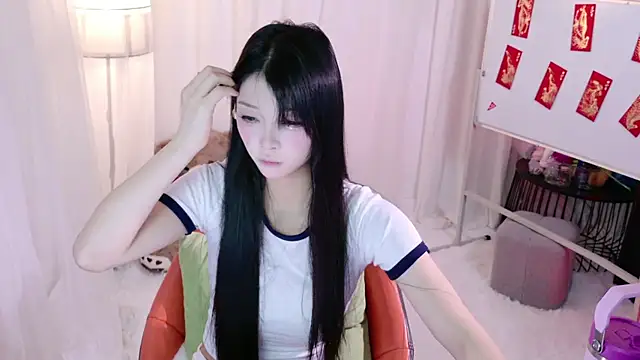 Snapshot of Zoe-001 chatting on 06/01/26, 12:18 Zoe-001 online show from 06/01/26, 12:18