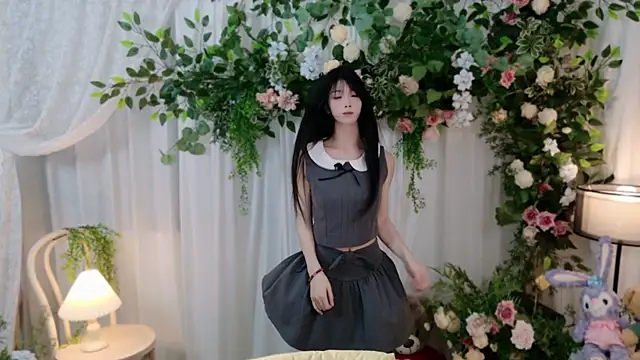 Snapshot of Zoe-001 chatting on 06/24/26, 03:00 Zoe-001 online show from 06/24/26, 03:00