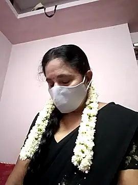 Snapshot of Tamilaunty35 chatting on 05/06/26, 05:07 Tamilaunty35 online show from 05/06/26, 05:07