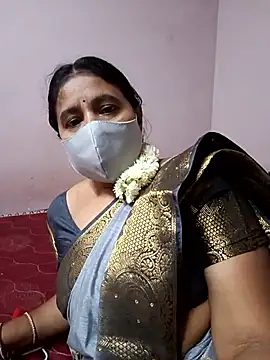 Snapshot of Tamilaunty35 chatting on 05/08/26, 06:13 Tamilaunty35 online show from 05/08/26, 06:13