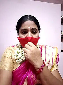 Snapshot of Tamilaunty35 chatting on 05/12/26, 03:09 Tamilaunty35 online show from 05/12/26, 03:09