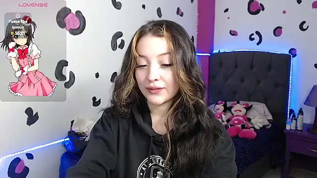 vero doll12 online show from 06/11/26, 01:53