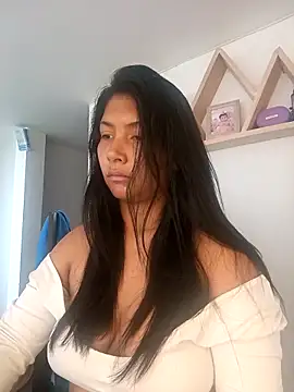 SaritaSC20 online show from 04/15/26, 07:21