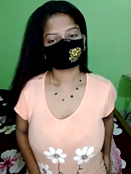 Snapshot of black-woman chatting on 05/18/26, 04:07 black-woman online show from 05/18/26, 04:07