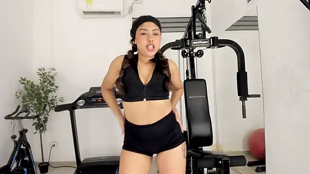 Snapshot of Mallory_Lee chatting on 05/05/26, 12:13 Mallory Lee online show from 05/05/26, 12:13