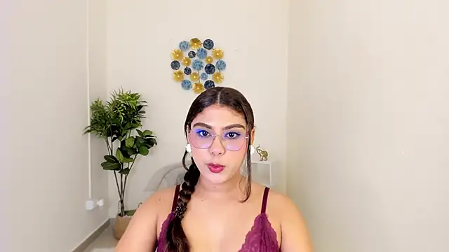 Snapshot of Mallory_Lee chatting on 05/27/26, 12:24 Mallory Lee online show from 05/27/26, 12:24