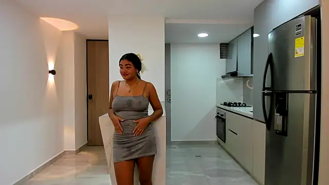Snapshot of Luxury_pleasure_2 chatting on 04/19/26, 12:54 Luxury pleasure 2 online show from 04/19/26, 12:54