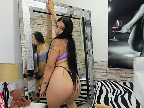 Snapshot of SamiBigAss chatting on 04/15/26, 02:24 SamiBigAss online show from 04/15/26, 02:24
