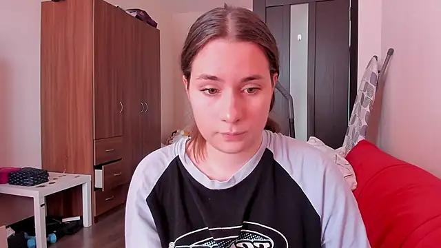 Snapshot of MioMoonlight chatting on 04/12/26, 10:53 MioMoonlight online show from 04/12/26, 10:53